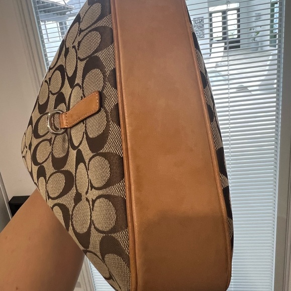 Used Coach small shoulder bag - Picture 3 of 9